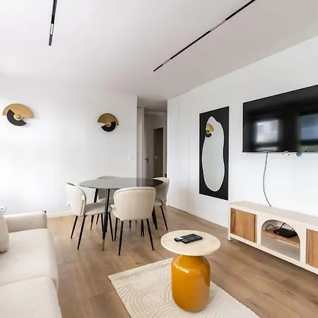 Apartment 6 Pers #2 #2 Sdb #pere Lachaise #paris 20