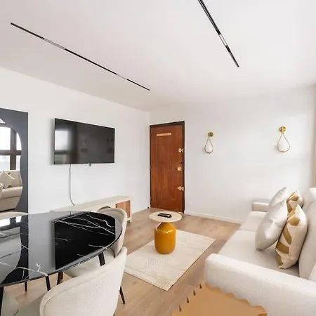 6 Pers #2 #2 Sdb #pere Lachaise #paris 20 דירה *